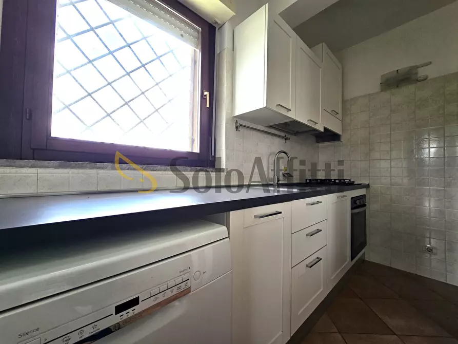 Immagine 8 di Bilocale in affitto  in Via Madre Teresa Napoli 12 a Roma