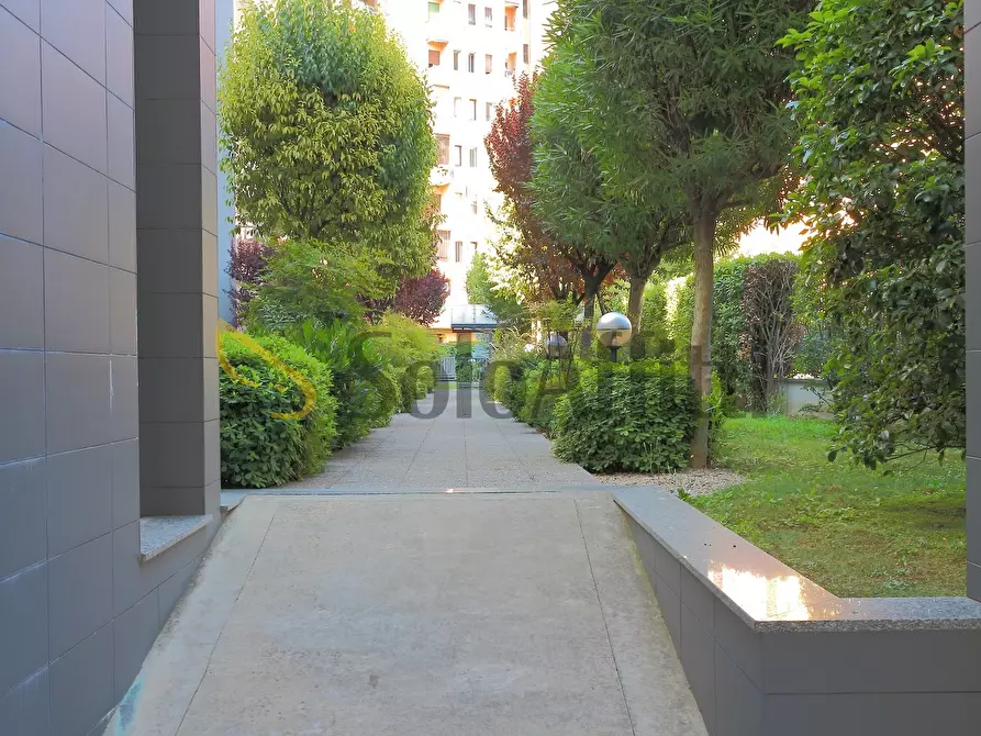 Immagine 26 di Bilocale in affitto  in Via Gressoney 7 a Milano