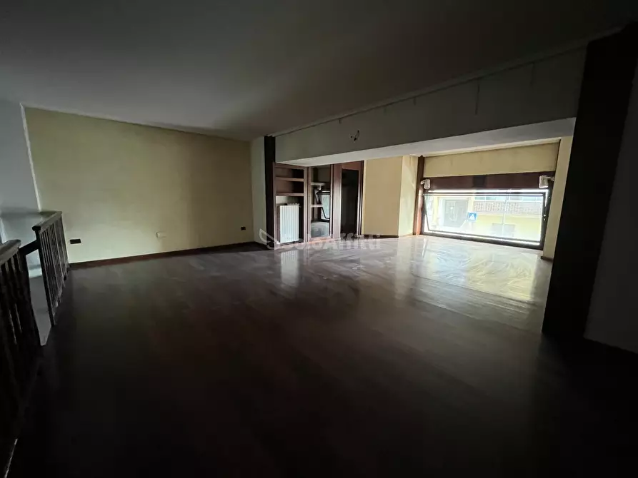 Immagine 10 di Locale commerciale in affitto  in Via Nicola Vaccaro a Potenza