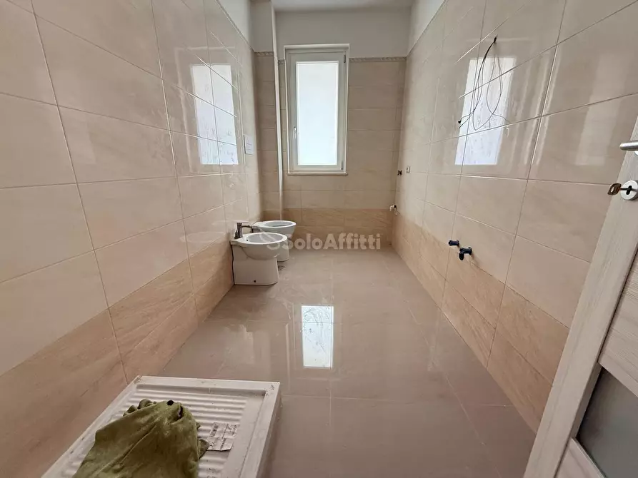 Immagine 28 di Ufficio in affitto  in Via Forche Caudine a Maddaloni