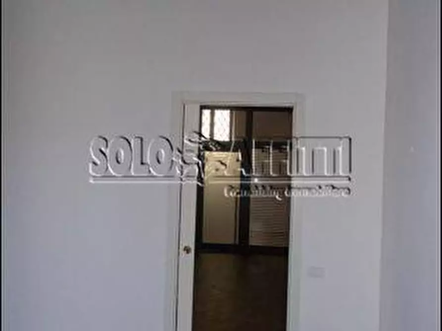 Immagine 11 di Ufficio in affitto  a Livorno