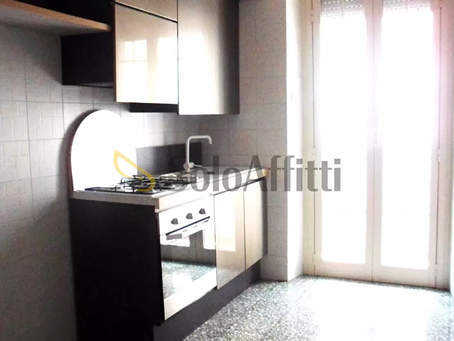 Immagine 4 di Trilocale in affitto  a Cagliari