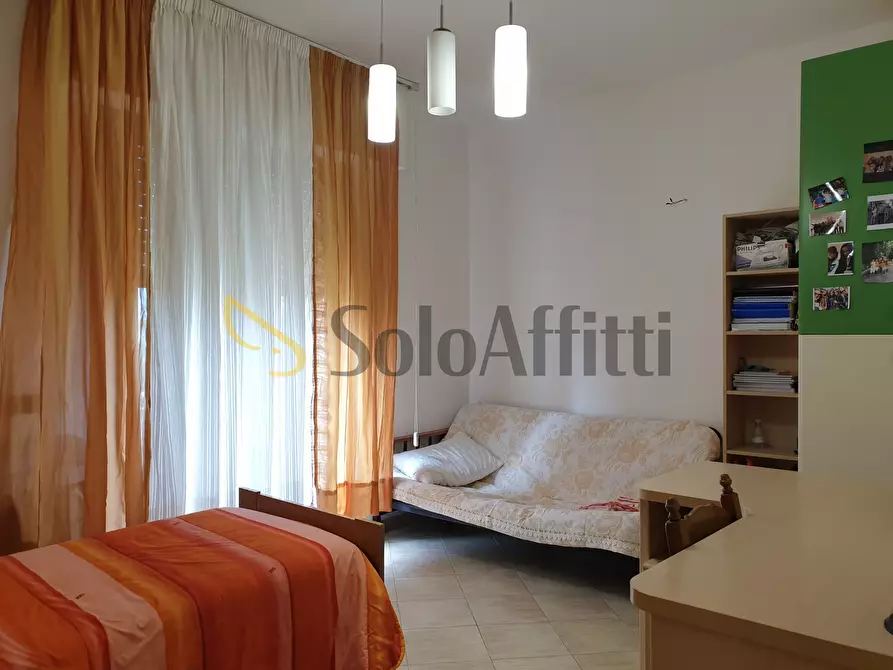 Immagine 5 di Stanza singola in affitto  a Catanzaro