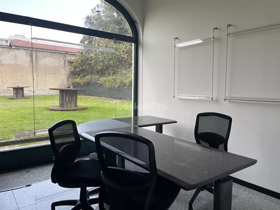 Immagine 41 di Locale commerciale in affitto  in Piazza Baracca 18 a Buscate