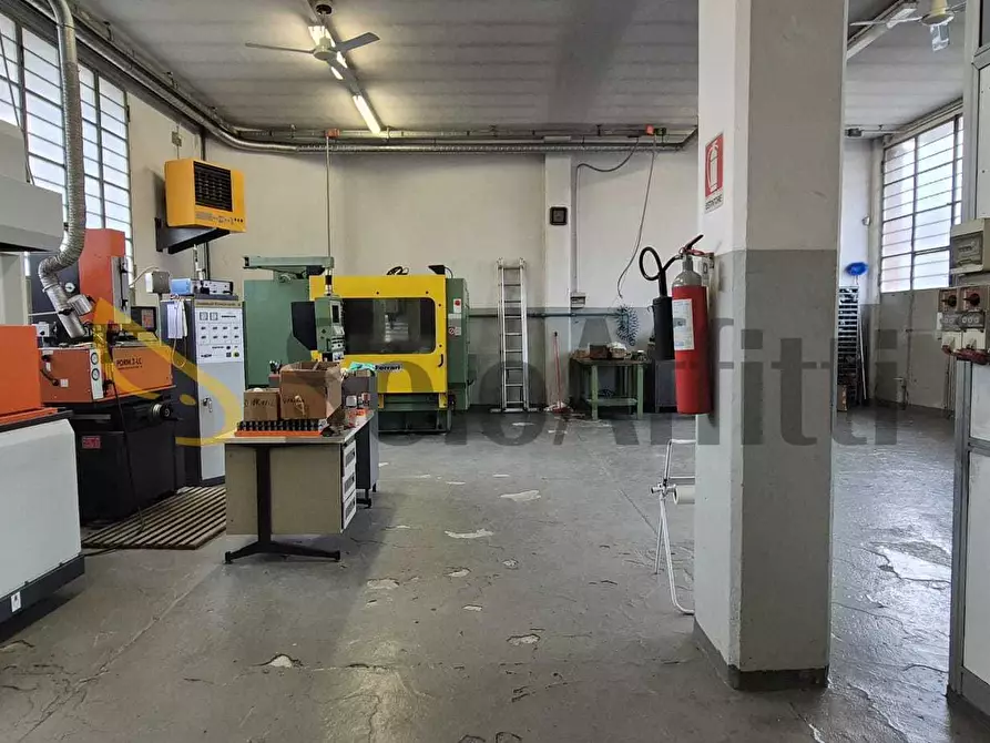 Immagine 2 di Capannone industriale in affitto  in Via Francesco De Sanctis a Torino