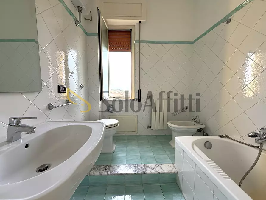 Immagine 9 di Trilocale in affitto  a Catanzaro
