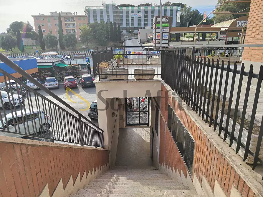 Immagine 19 di Trilocale in affitto  in Via della Pisana a Roma