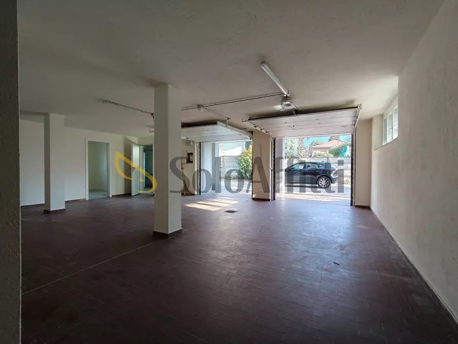 Immagine 33 di Villa in affitto  a Marnate