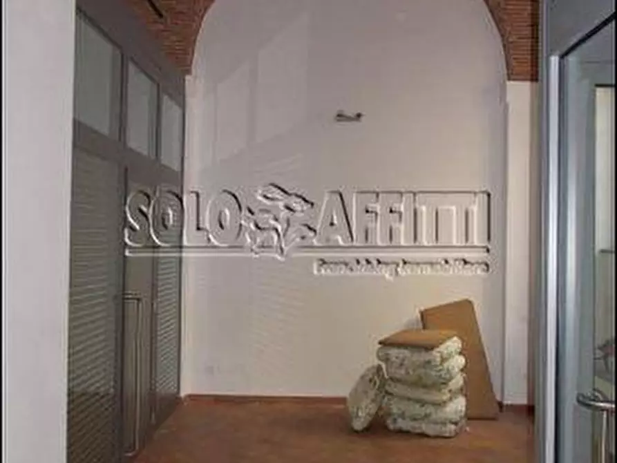 Immagine 5 di Ufficio in affitto  a Livorno