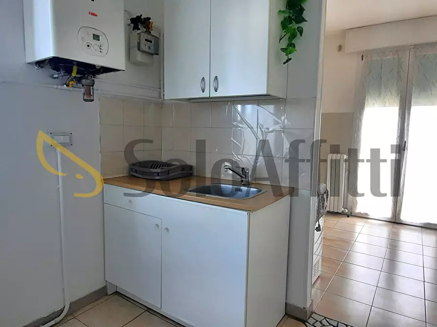 Immagine 7 di Stanza singola in affitto  a Carpi