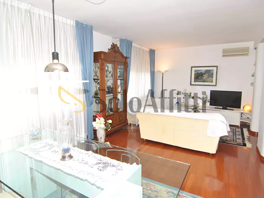 Immagine 5 di Quadrilocale in affitto  in Viale Giovanni Boccaccio 5 a Livorno