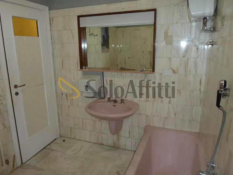 Immagine 23 di Ufficio in affitto  in Via Antonio Fratti 3 a San Remo