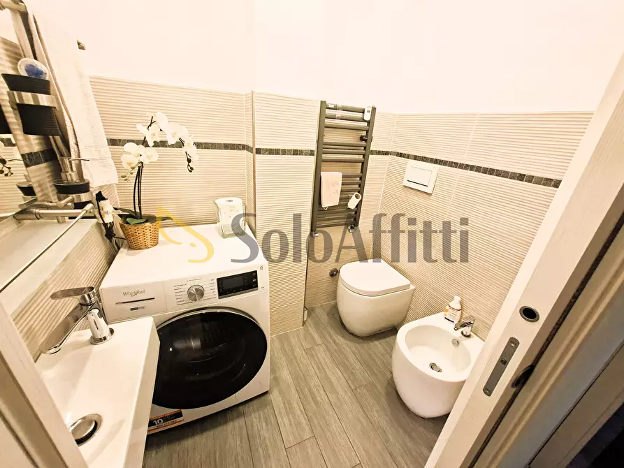 Immagine 27 di Trilocale in affitto  in viale Pico della Mirandola 56 a Roma