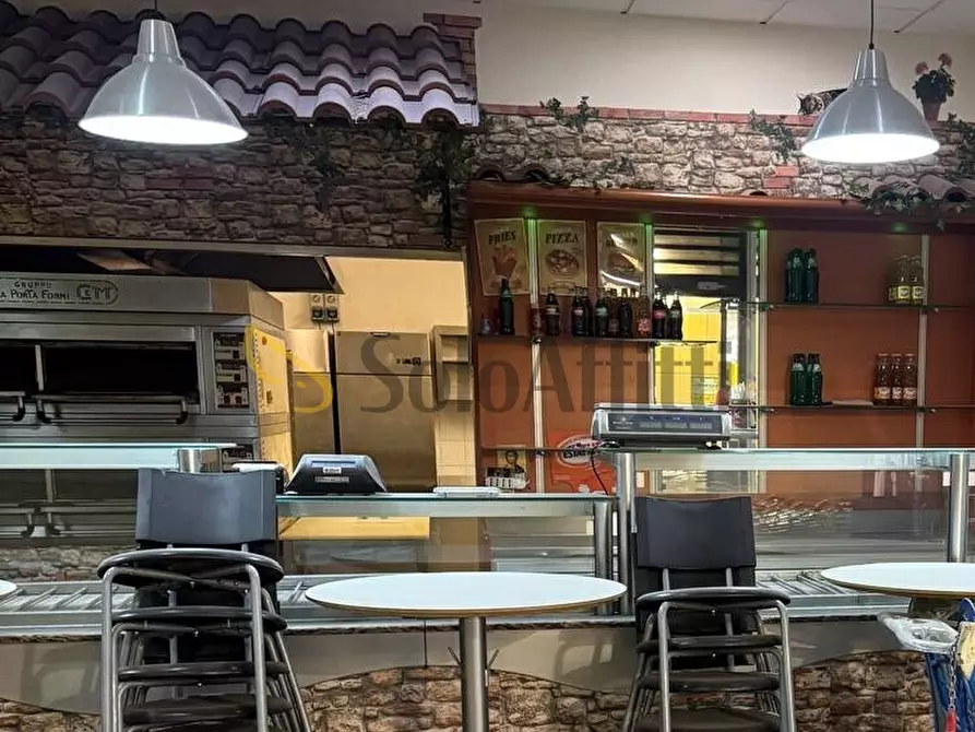 Immagine 3 di Locale commerciale in affitto  a Terni