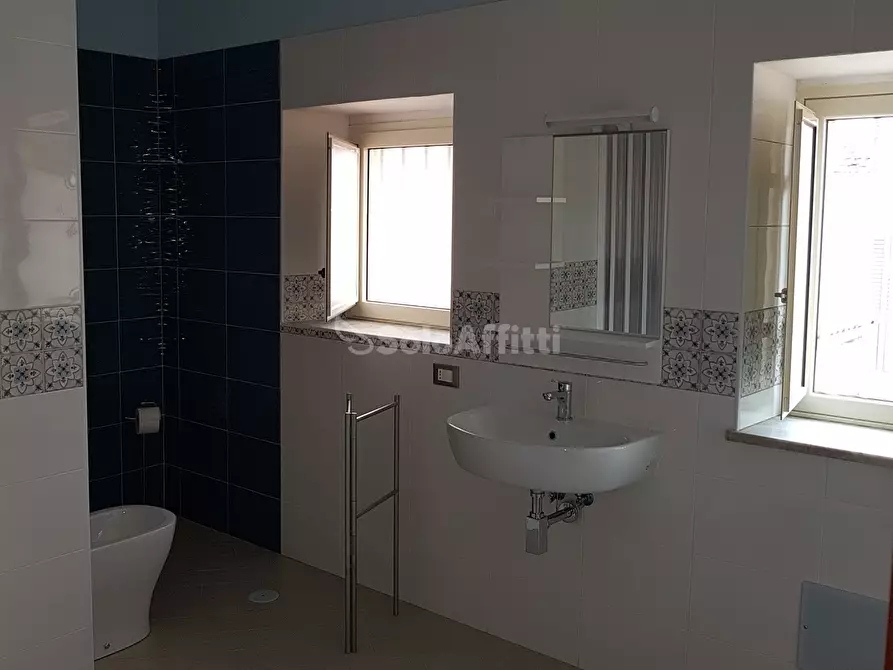 Immagine 14 di Stanza singola in affitto  a Catanzaro