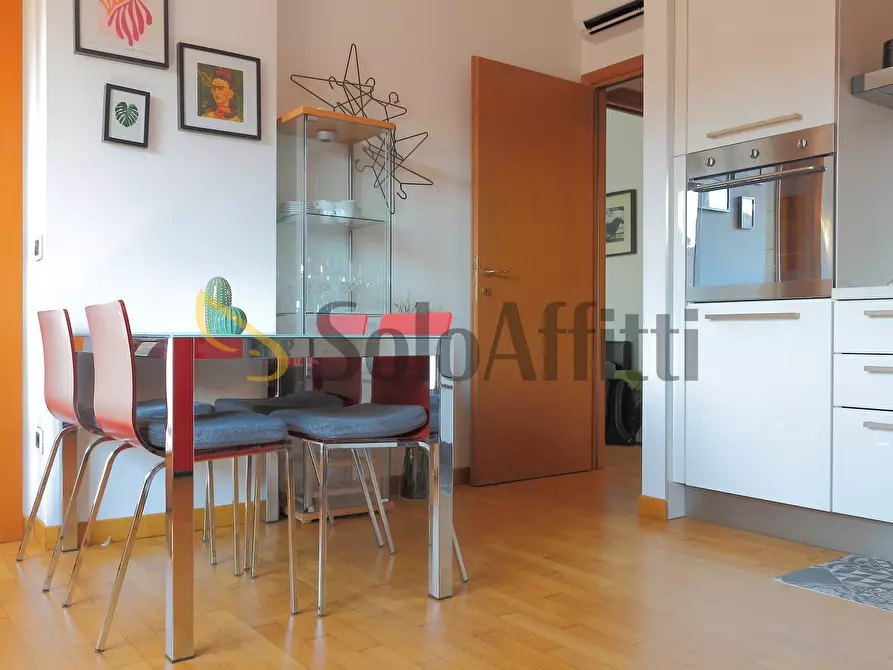 Immagine 1 di Bilocale in affitto  in Via Gressoney 7 a Milano