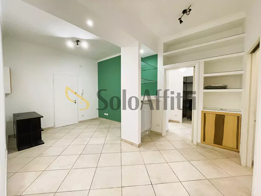 Immagine 1 di Bilocale in affitto  in Via di Val Tellina 110 a Roma