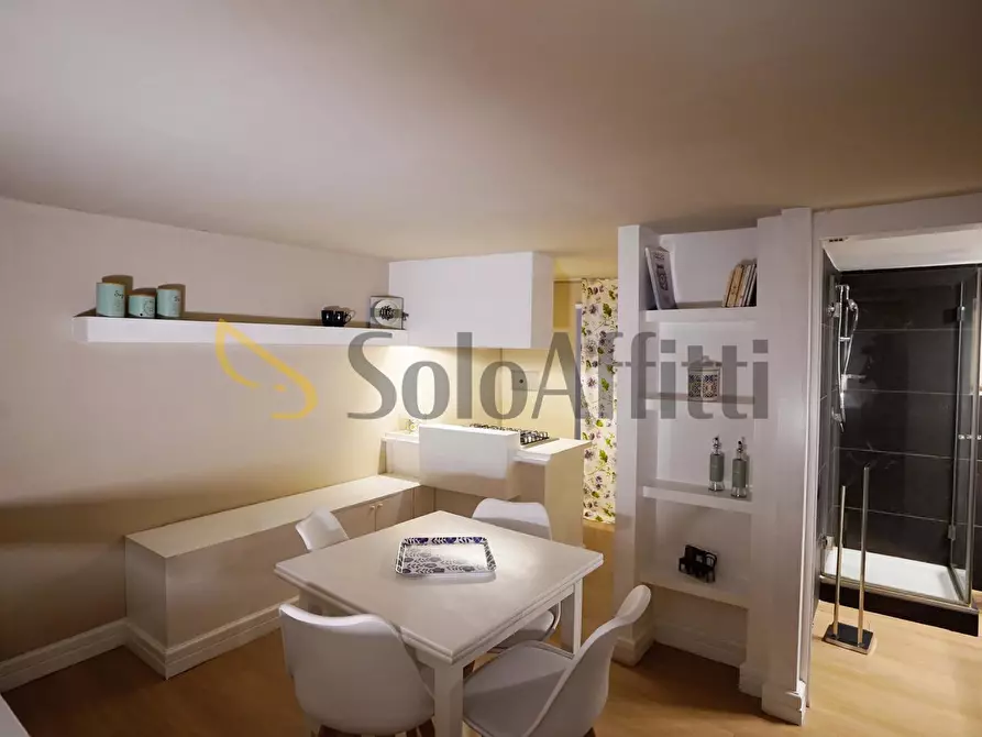 Immagine 11 di Bilocale in affitto  in Piazza Vincenzo Bellini 13 a Catania