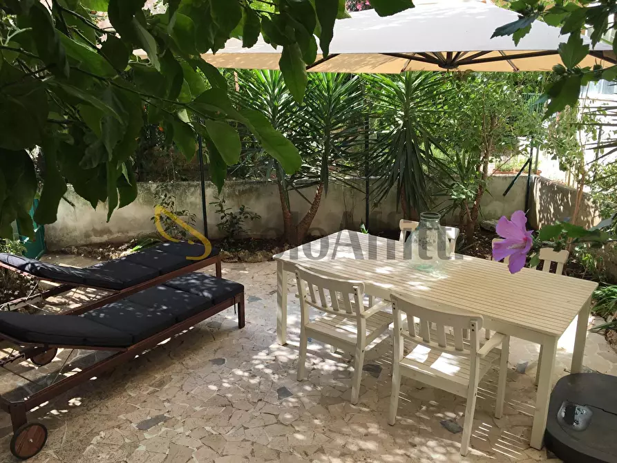 Immagine 1 di Quadrilocale in affitto  in Viale Fabbricotti 106 a Livorno