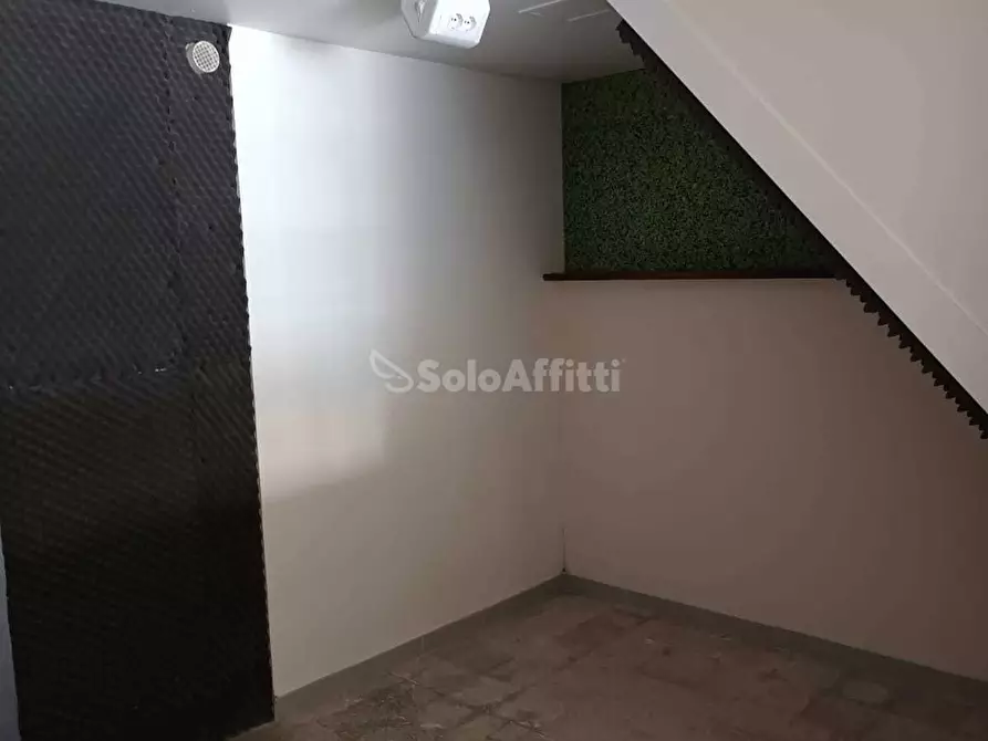 Immagine 9 di Attività artigianale in affitto  in Via Camillo Benso Cavour 44 a Latina