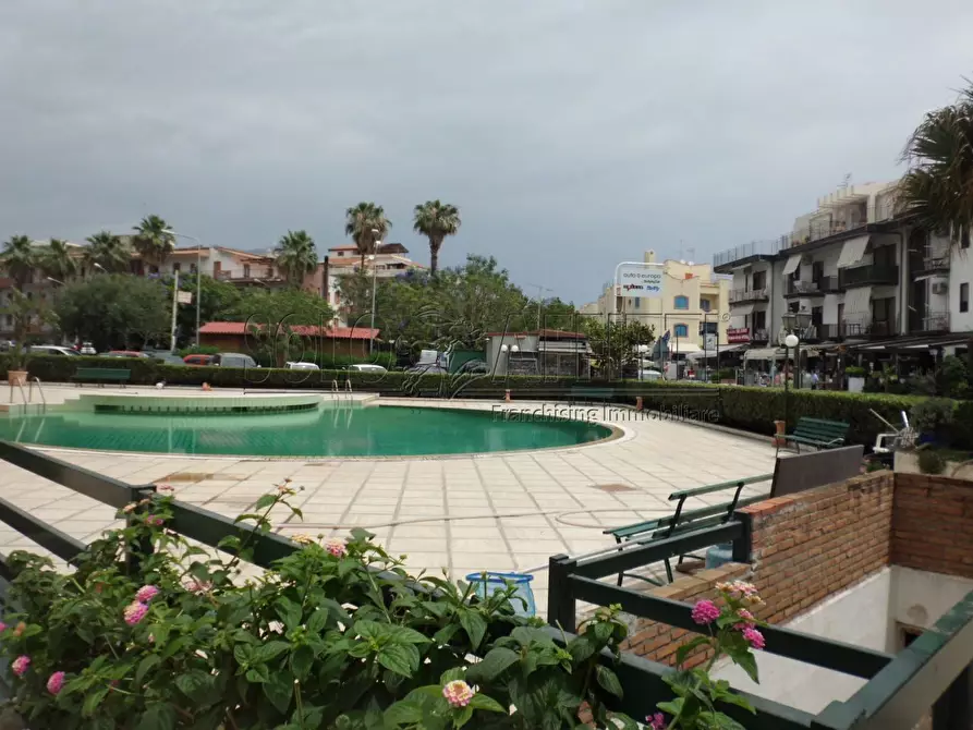 Immagine 24 di Trilocale in affitto  in Via Jannuzzo 14 a Giardini-Naxos