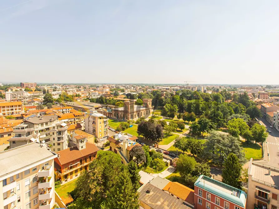 Immagine 28 di Quadrilocale in affitto  a Busto Arsizio