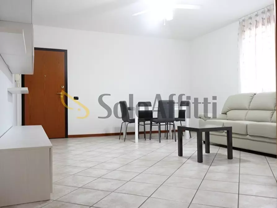 Immagine 1 di Trilocale in affitto  in Via Montello 7 a Bovisio-Masciago