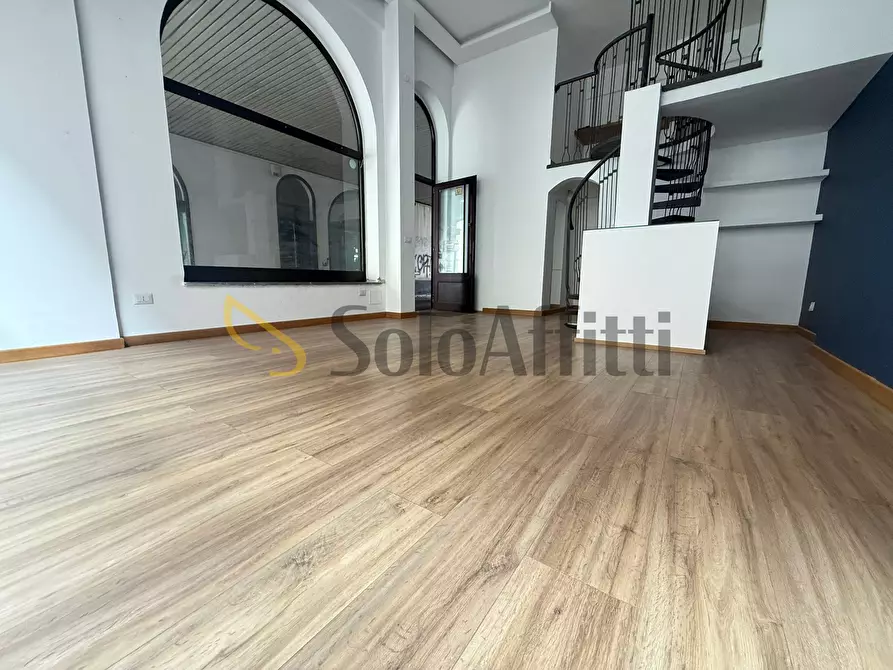 Immagine 5 di Locale commerciale in affitto  in via Colombo 24 a Caserta