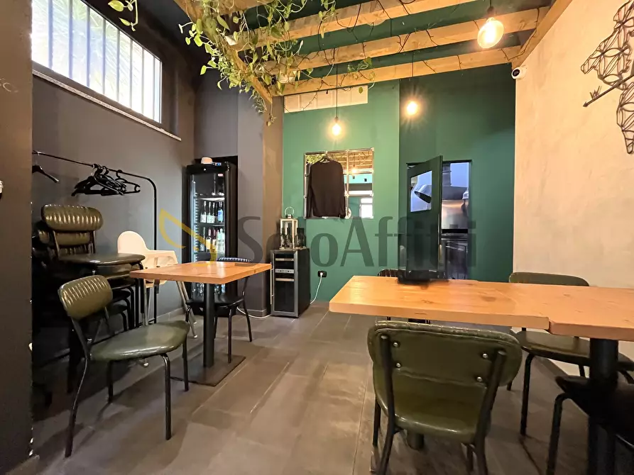 Immagine 4 di Locale commerciale in affitto  a Catanzaro