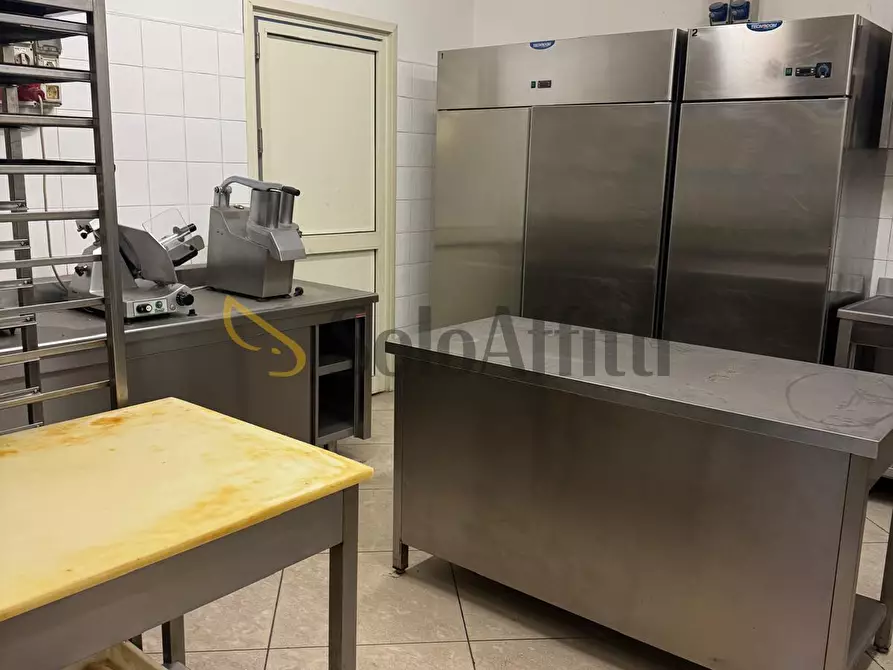 Immagine 5 di Locale commerciale in affitto  a Terni