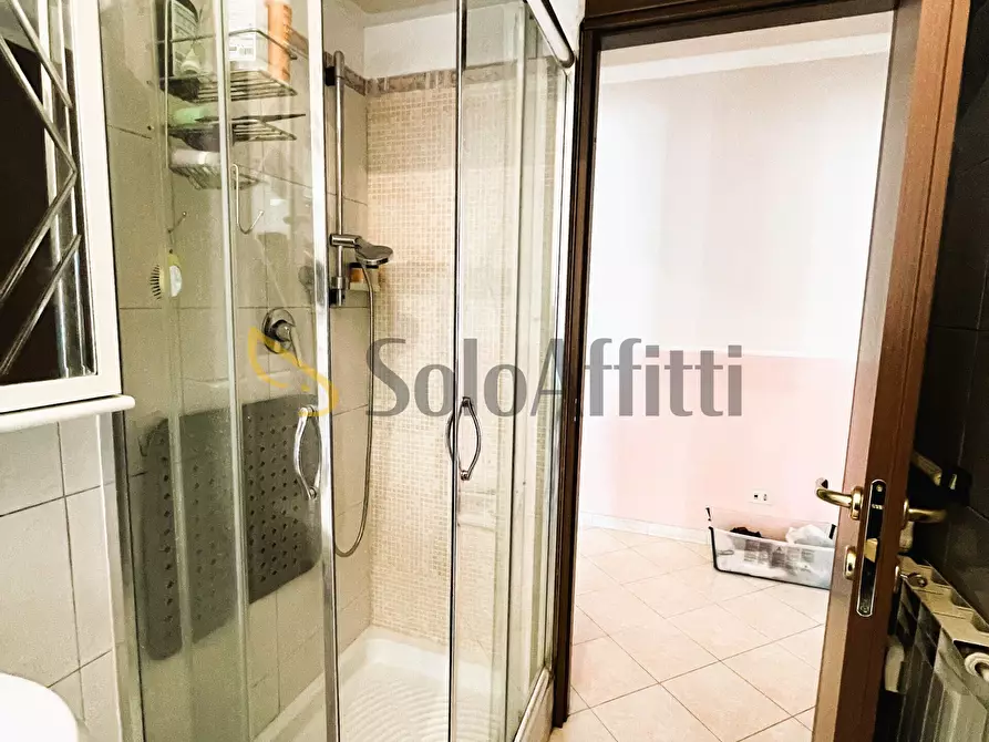 Immagine 19 di Trilocale in affitto  in via Pomezia a Roma