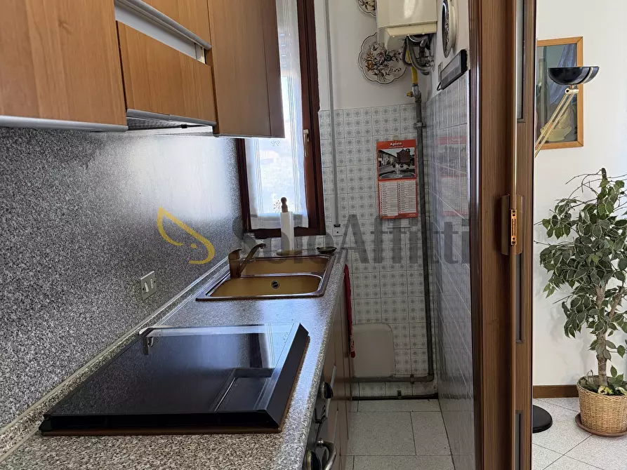 Immagine 11 di Trilocale in affitto  in Via dei Tigli 14 a Solaro