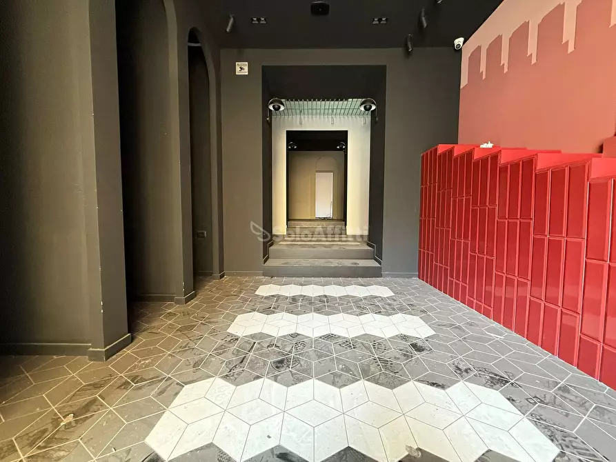 Immagine 1 di Locale commerciale in affitto  a Caserta