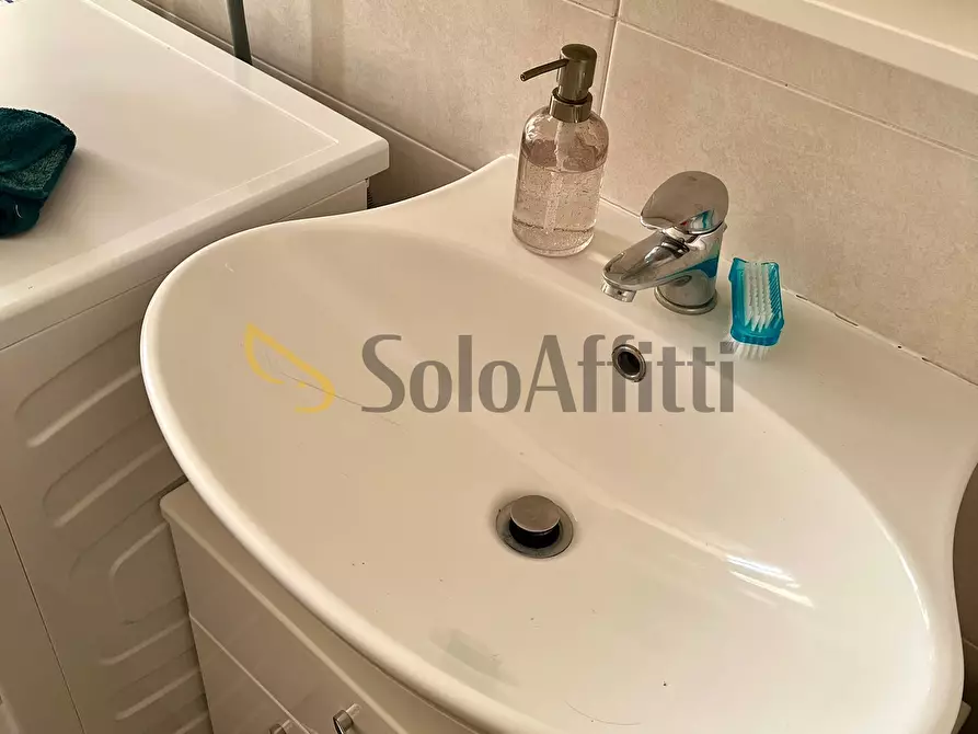 Immagine 18 di Bilocale in affitto  in VIA CHANOUX a Torino