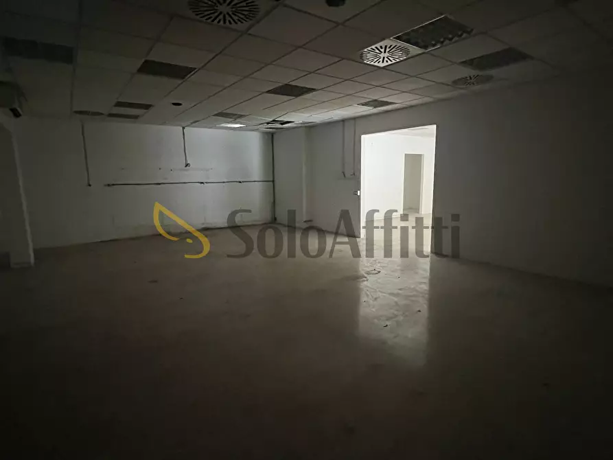 Immagine 12 di Locale commerciale in affitto  a Frosinone