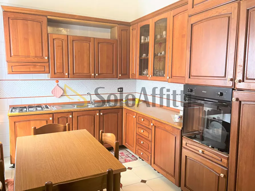 Immagine 10 di Quadrilocale in affitto  a Cagliari