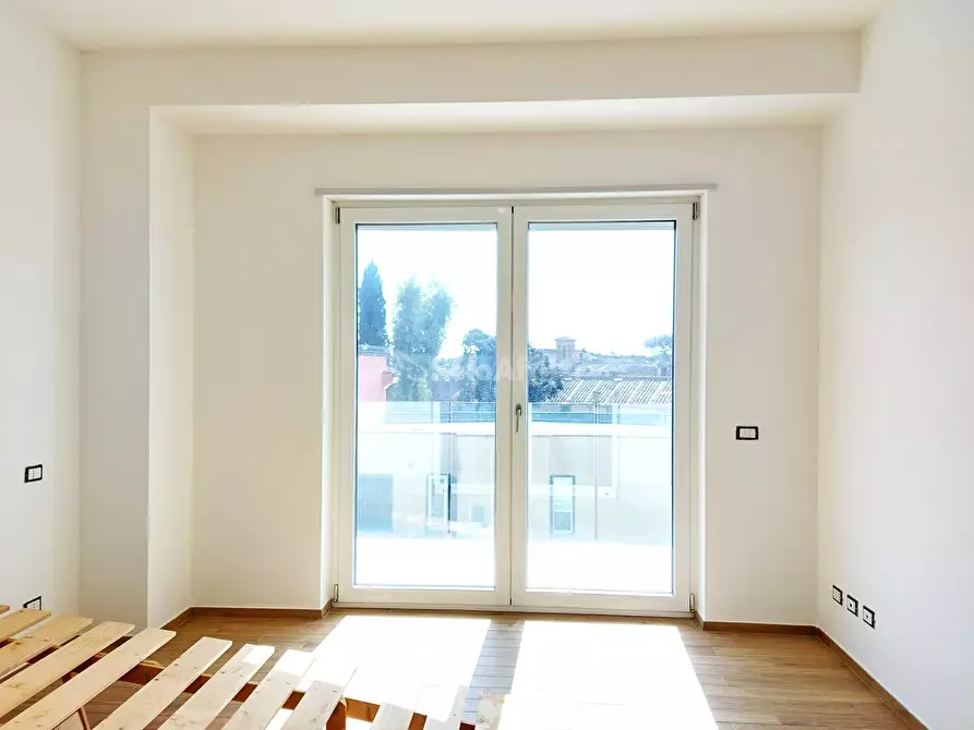 Immagine 22 di Trilocale in affitto  in Via del Castello a Roma