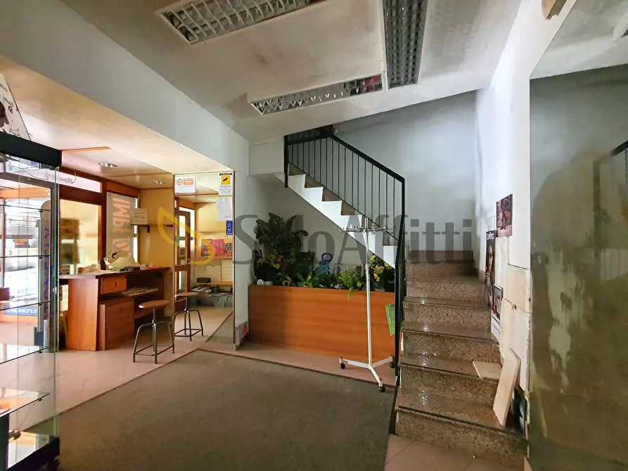 Immagine 4 di Locale commerciale in affitto  in Corso Giuseppe Mazzini 8 a Catanzaro