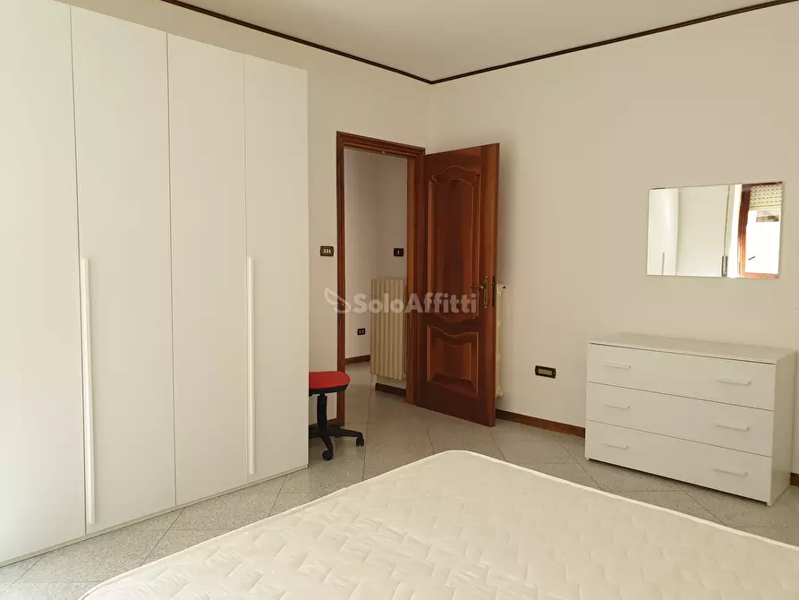 Immagine 10 di Stanza singola in affitto  a Catanzaro