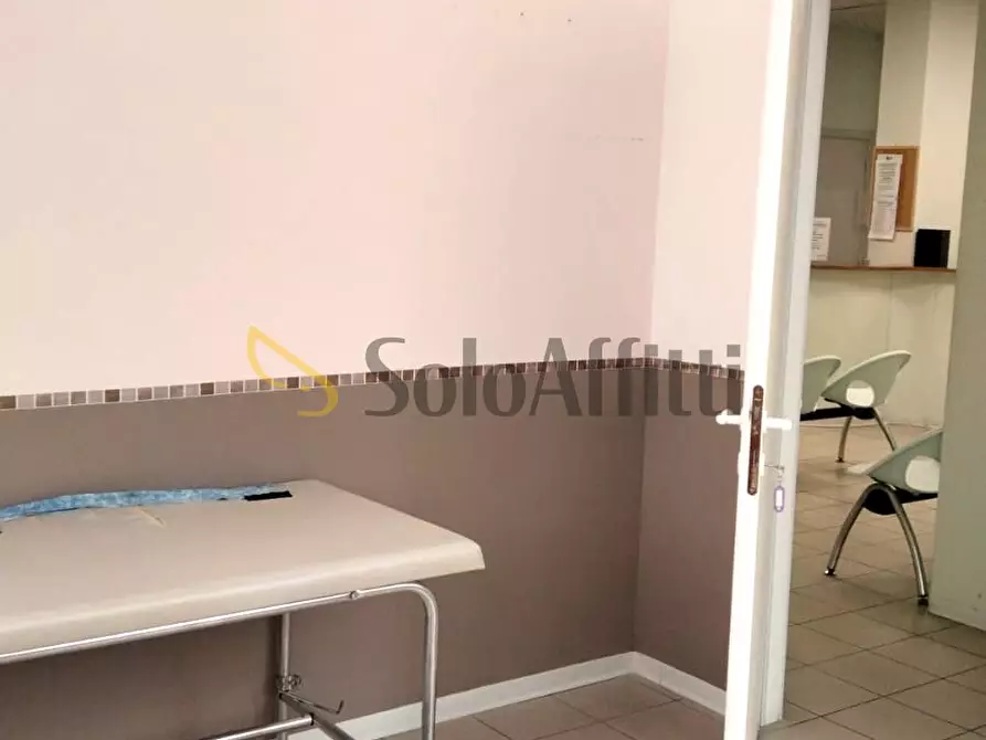 Immagine 5 di Ufficio in affitto  a Ancona