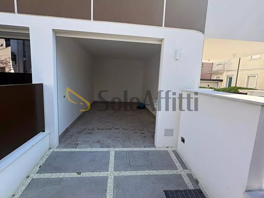Immagine 16 di Trilocale in affitto  in Via Monte Titano 75 a Rimini