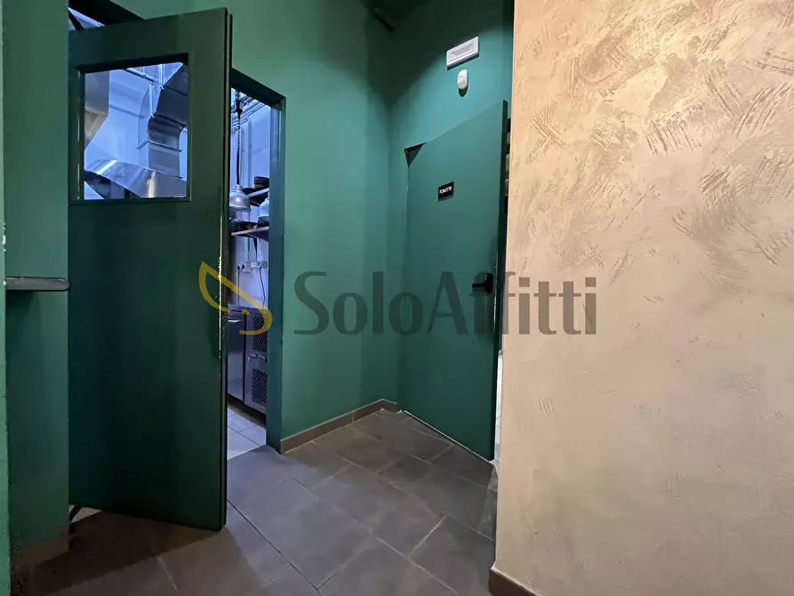 Immagine 5 di Locale commerciale in affitto  a Catanzaro