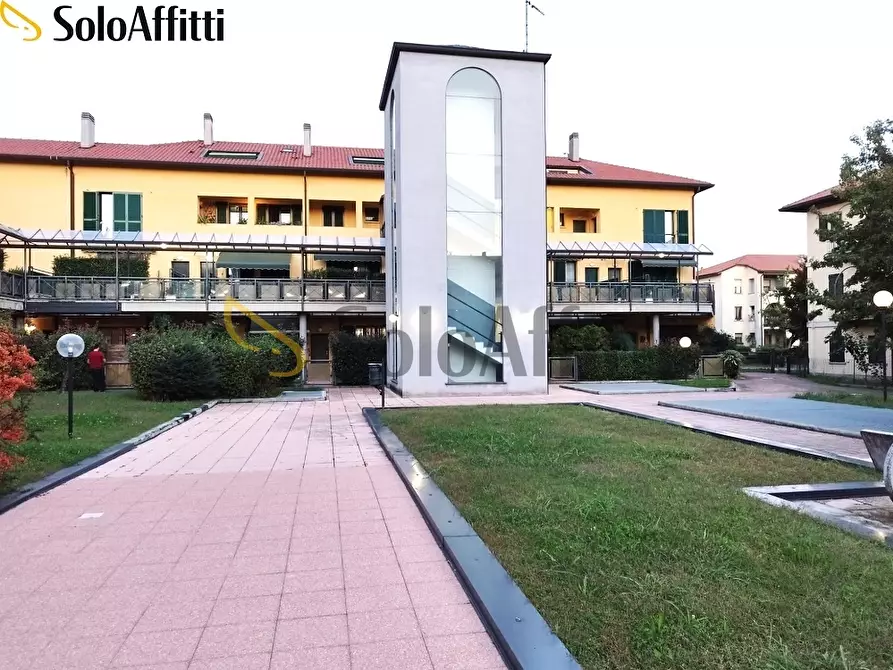 Immagine 1 di Trilocale in affitto  in Viale J.F Kennedy 15 a Garbagnate Milanese