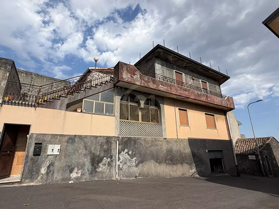 Immagine 1 di Casa bifamiliare in vendita  in Via Mentana 58 a Nicolosi