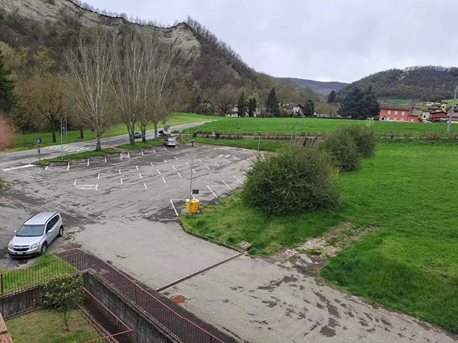 Immagine 24 di Bilocale in vendita  in Strada Valle 82 a Medesano