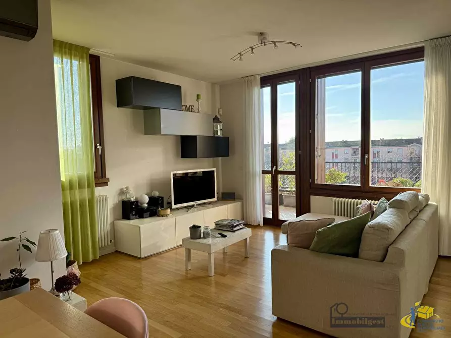 Immagine 1 di Quadrilocale in vendita  in Enrico Bertoluzzi 4 a Parma