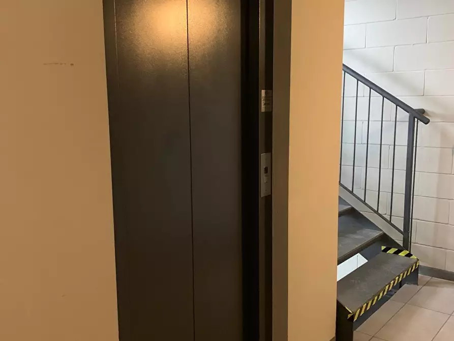 Immagine 2 di Ufficio in affitto  in Via Enrico Fermi a Fontevivo