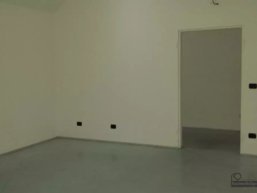 Immagine 5 di Locale commerciale in affitto  in Borgo Angelo Mazza 2 a Parma