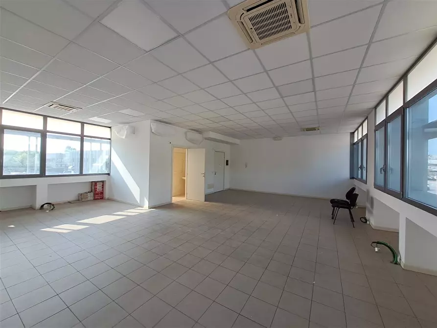 Immagine 2 di Ufficio in affitto  in Via Mario Fantelli 12 a Parma