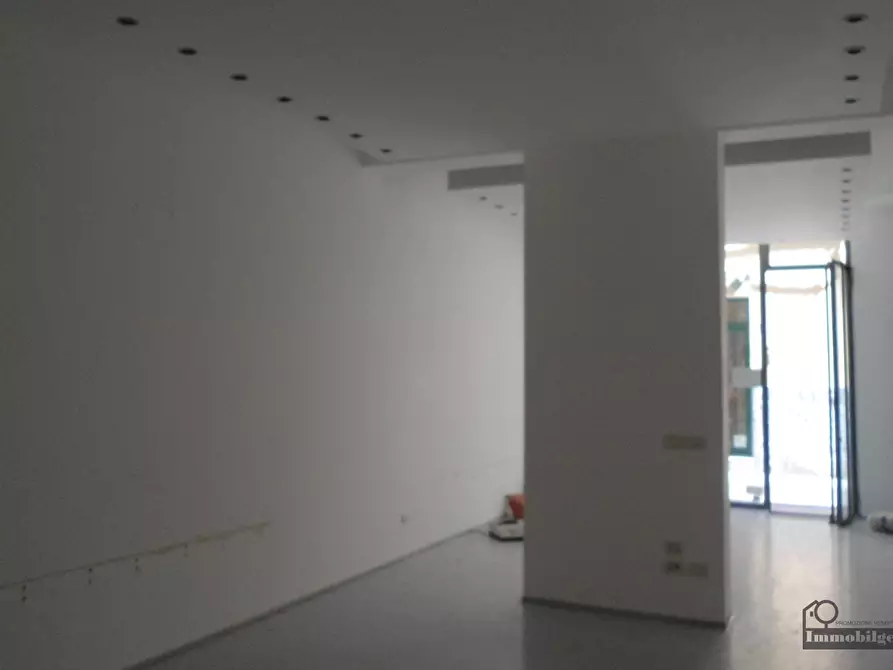 Immagine 18 di Locale commerciale in affitto  in Borgo Angelo Mazza 2 a Parma